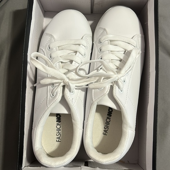 Sneakers - Picture 6 of 6